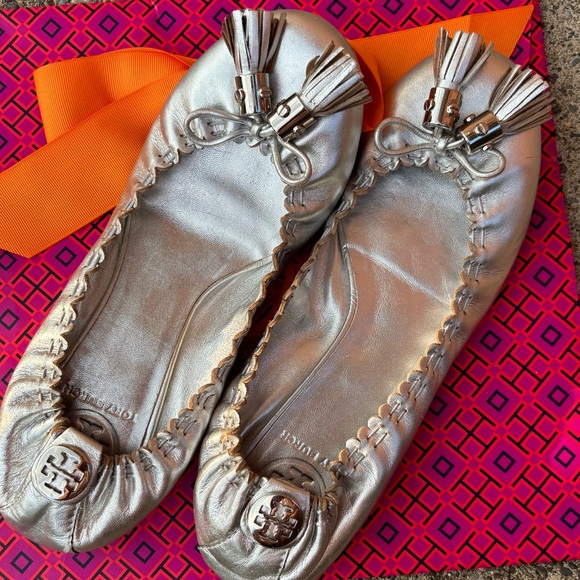 Tory Burch Reese Silver Flats with Tassels - Picture 1 of 15